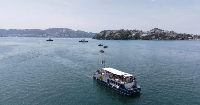 Claudia Sheinbaum inaugura en Acapulco el buque Marinabús y presenta avances.