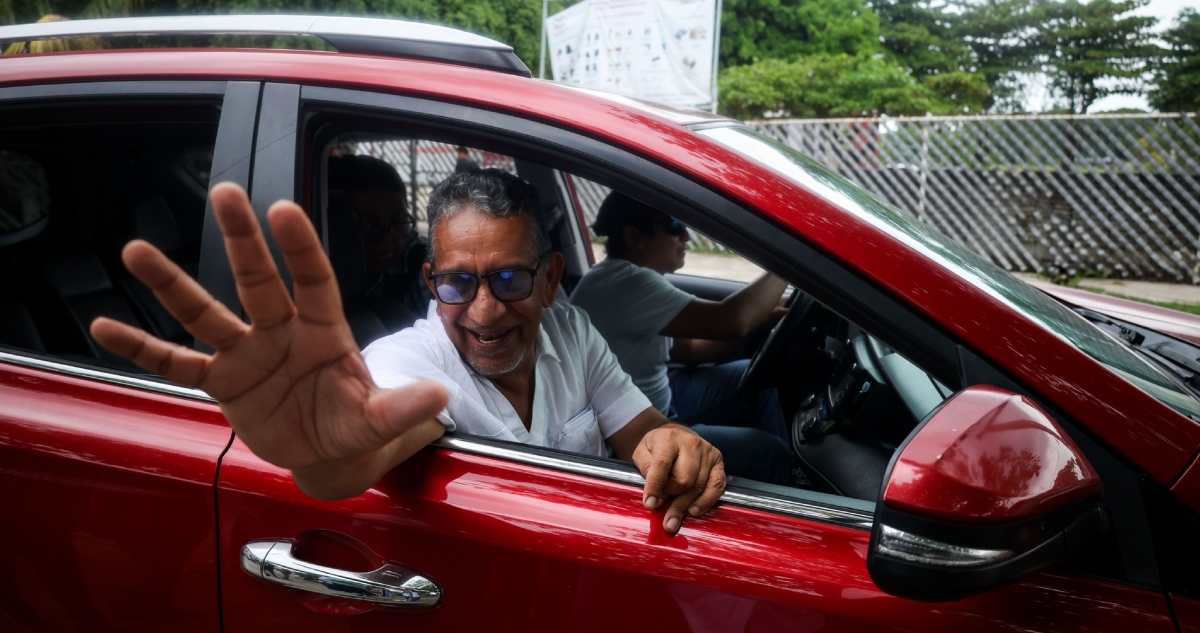 La FGR, encabezada por Alejandro Gertz Manero, apelará la resolución del Juez que ordenó la liberación de Luis García Villagrán, acusado de tráfico de personas.