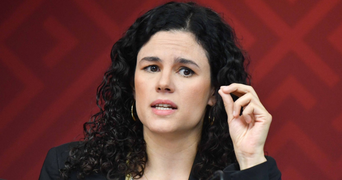 Luisa Alcalde Luján dijo hoy que Alejandro Moreno Cárdenas, presidente del PRI, va "directito al basurero de la historia" pues "representa la corrupción".