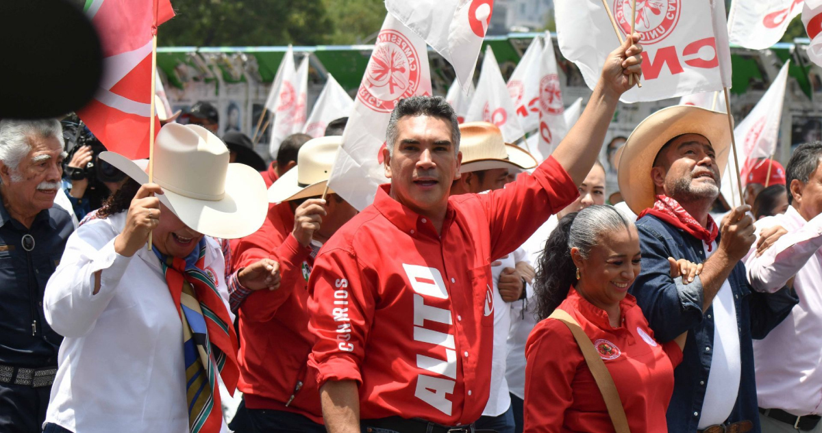 "Alito" denuncia a Fernández Noroña ante la FGR por "amenazas" tras agredirlo.