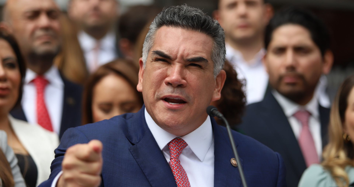 "Es exitosísimo” la demolición del PRI, dice Noroña a Alito tras renuncia de priista.