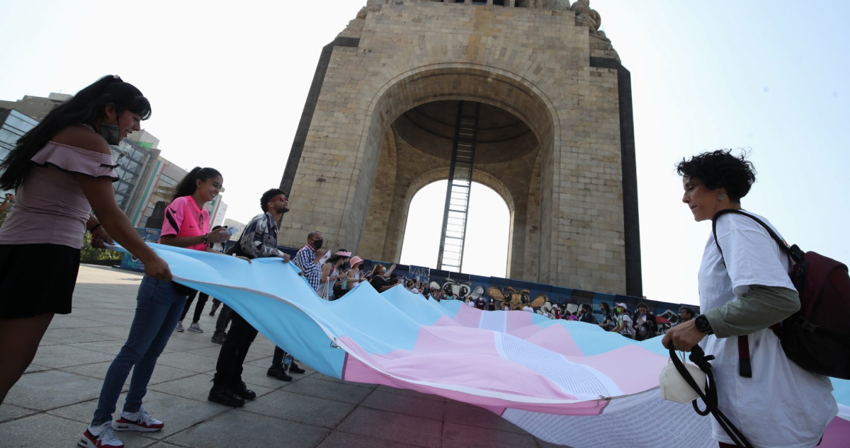 Policía discrimina a mujer trans en el Metro de la CdMx; la SSC capacitará a efectiva.