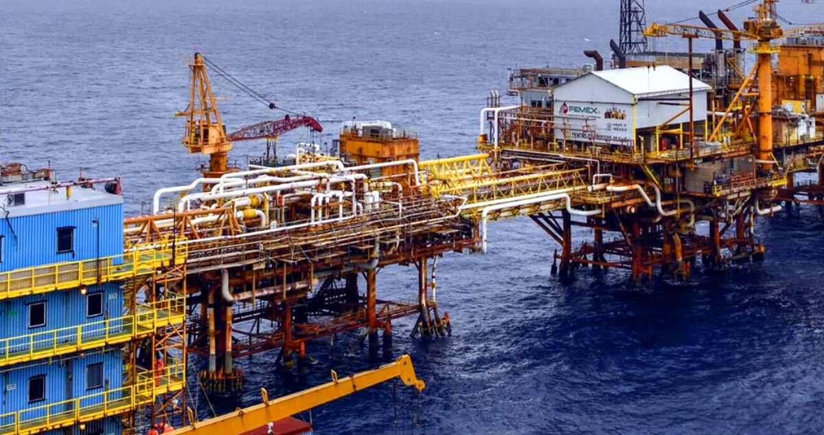 Petróleos Mexicanos (Pemex) informó que el personal de la plataforma Akal-R de Cantarell, en Campeche, notificó el ingreso de personas ajenas a la instalación.