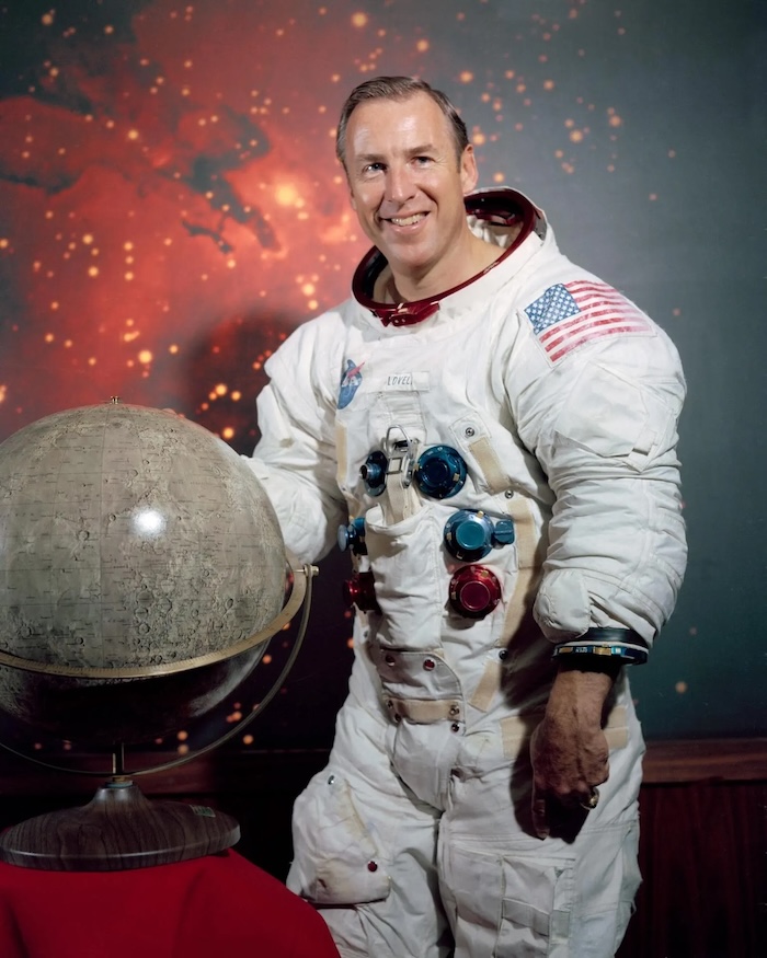 El astronauta Jim Lovell, comandante de la misión espacial Apolo 13, murió a los 97 años de edad, informó la NASA.