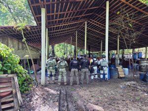 La diligencia fue llevada a cabo por parte de elementos de la Policía Federal Ministerial y peritos de la AIC, de la FGR