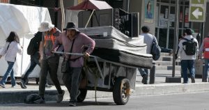 Los empleados del leviatán mexicano.