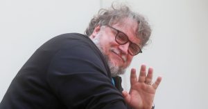 Guillermo del Toro cumplió este sábado en el Festival Internacional de Cine de Venecia uno de los sueños más antiguos de su vida: llevar al cine Frankenstein.