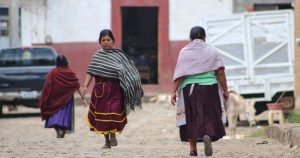 Los altos índices de pobreza en la población indígena requieren mejorar las políticas públicas.