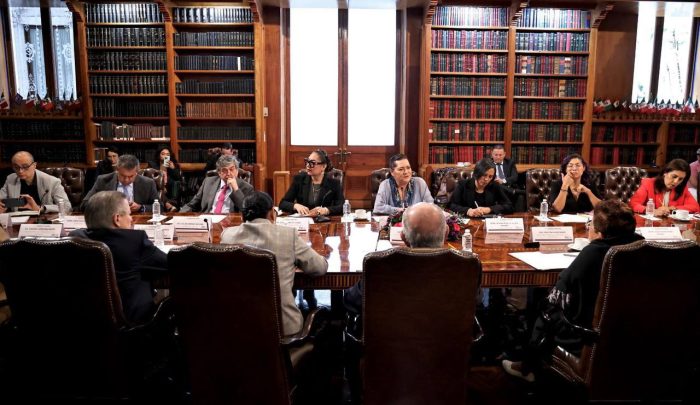 El Instituto Nacional Electoral (INE) y la Comisión Presidencial para la Reforma Electoral celebraron este martes su primera reunión de trabajo en la Secretaría de Gobernación