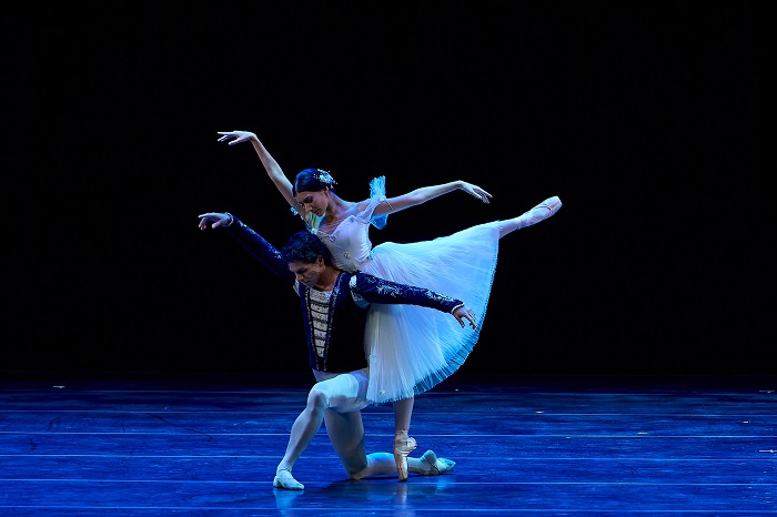 Isaac Hernández y Jasmine Jimison 