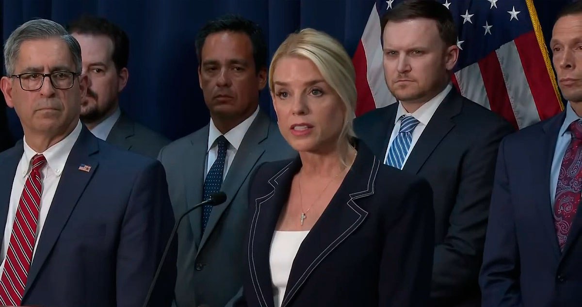 Ismael "El Mayo" Zambada, cofundador y líder del Cártel de Sinaloa, pasará el resto de su vida en una prisión de EU , informó la Fiscal Pamela Bondi.