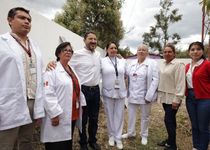 El Director General del ISSSTE, Martí Batres, firmó un convenio con el municipio de Tecámac en el que se acordó la donación de dos clínicas para el organismo.
