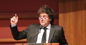 Abogado de Cristina Fernández denuncia a Javier Milei por trama de corrupción.