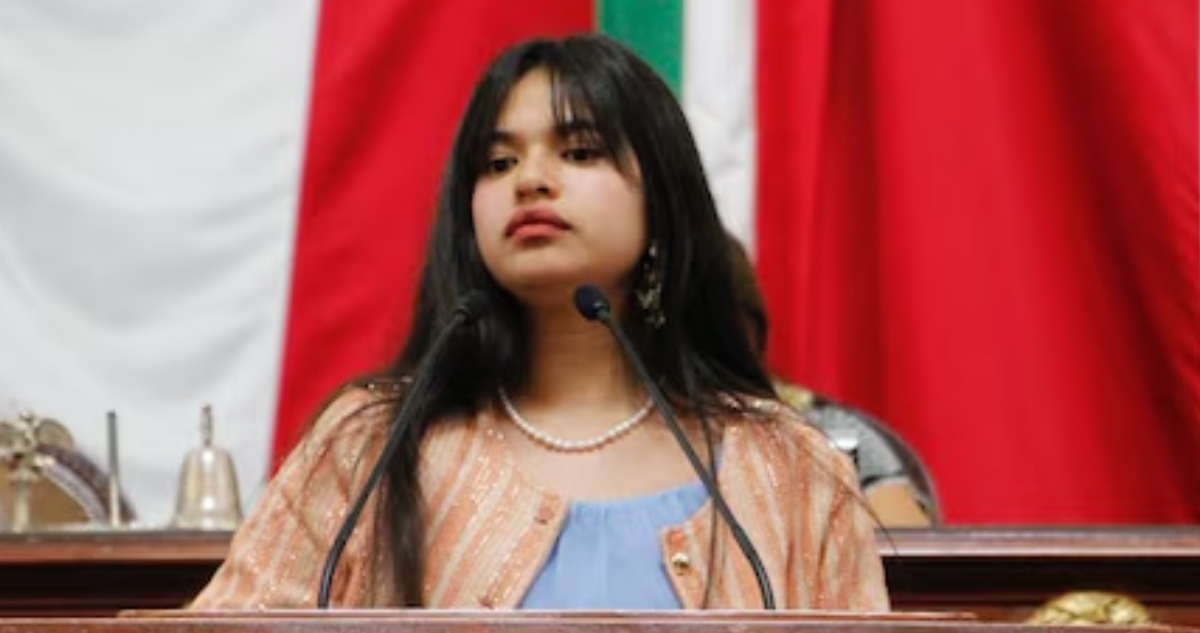 La ganadora del Premio Juventud, Ana Karen, alzó la voz desde la tribuna para exigir respeto, atención y resultados a los legisladores de la Ciudad de México.