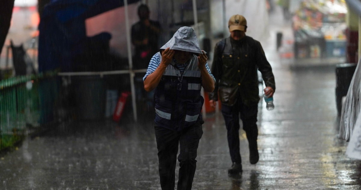 Protección Civil activa alertas naranja y amarilla por lluvias fuertes en CdMx