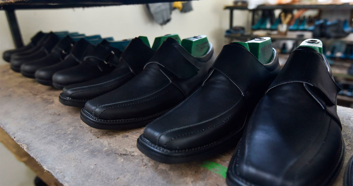 El Gobierno de México publicó un decreto en el Diario Oficial de la Federación (DOF) mediante el cual se suspende la importación temporal de calzado terminado.