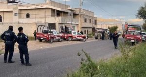 Una mujer fue asesinada a balazos frente a su hijo de cinco años en la comunidad de San Pablo Tepetzingo del municipio de Tehuacán, en el estado de Puebla.