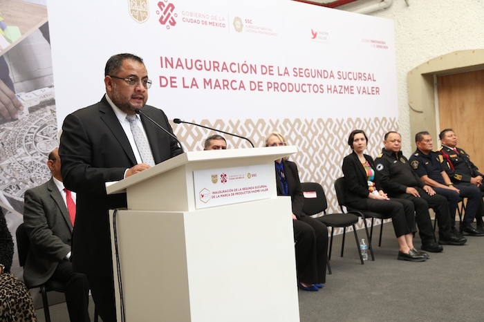 Omar Reyes Colmenares, un abogado con formación de policía de investigación y que ha sido colaborador de Omar García Harfuch, es el nuevo titular de la UIF.