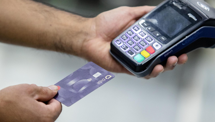 La Profeco reiteró que es ilegal el cobro de comisión y propinas obligatorias.