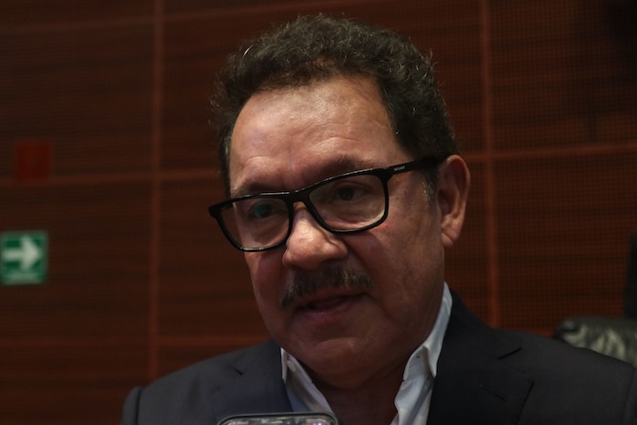 El Senador de Morena, Ignacio Mier, busca burlar las reglas de Claudia Sheinbaum contra el nepotismo, por lo que negó ser primo de Alejandro Armenta, Gobernador de Puebla.