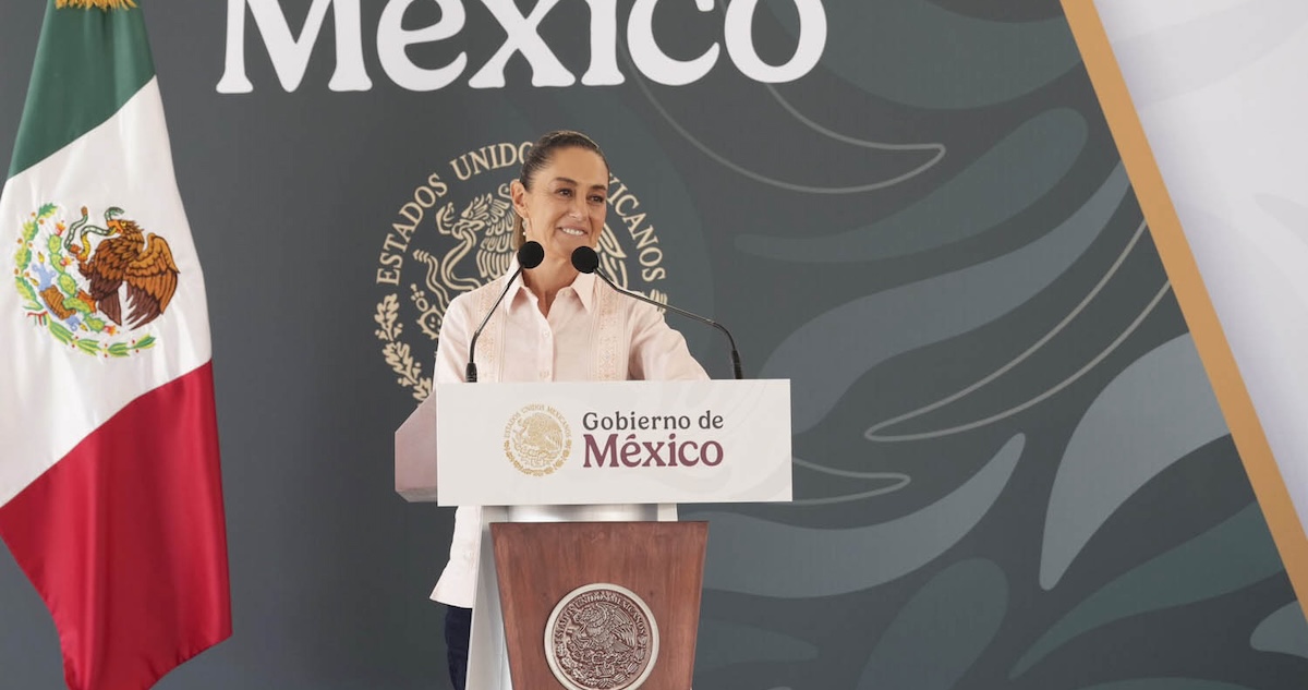 Claudia Sheinbaum destacó que gracias a que 13.4 millones dejaron la pobreza en el sexenio de AMLO, se alcanzó la cifra más baja de personas pobres en 40 años.