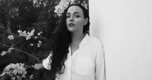 Tania Tagle habló sobre Fauce, una obra escrita a manera epistolar en la que explora el duelo y la resiliencia a través de una narrativa íntima y poética. Foto: Cortesía Random House.