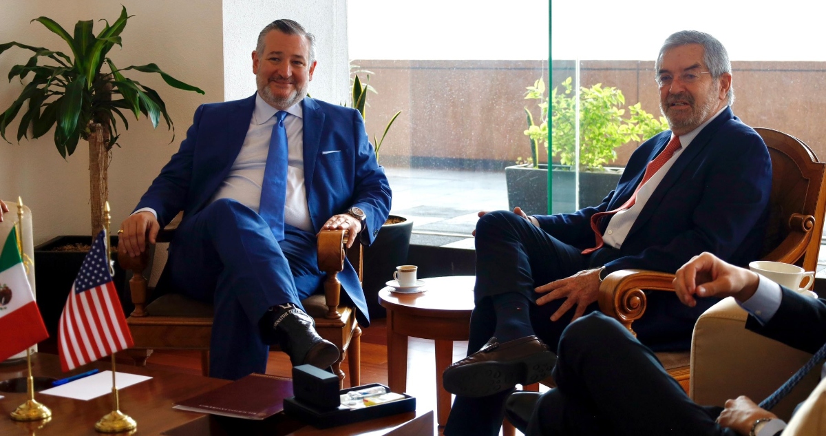 El Senador estadounidense Ted Cruz recomendó a México aceptar la "ayuda" de EU contra los cárteles.