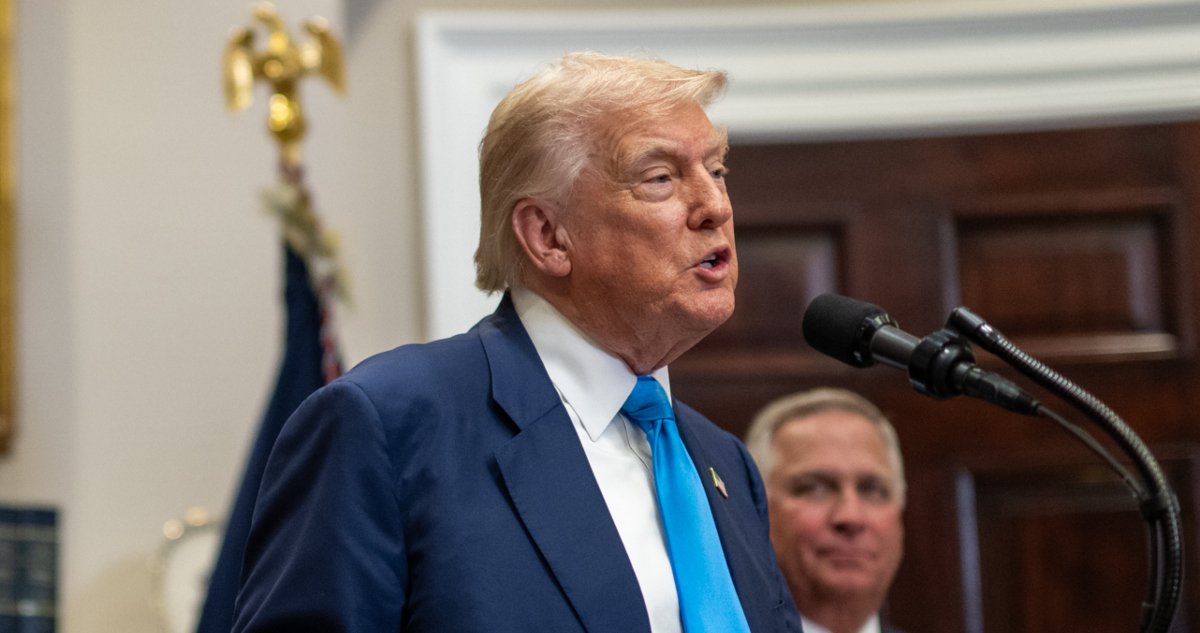 Trump despliega submarinos nucleares para amenazar a Rusia.