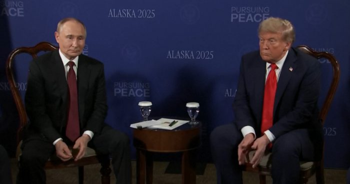 Trump y Putin se reunen en Alaska.