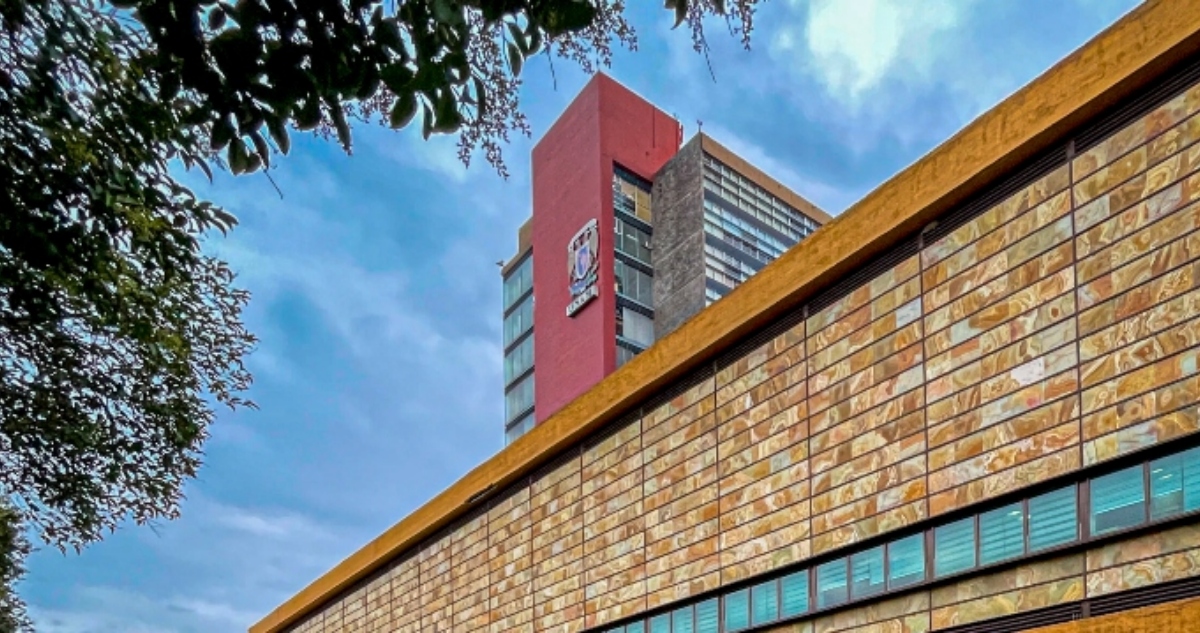 La Universidad Nacional Autónoma de México (UNAM) advirtió el sábado sobre mensajes fraudulentos que solicitan pagos por un supuesto “costo de matriculación”.