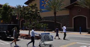 La FDA alertó sobre ciertos camarones congelados vendidos en Walmart debido a la preocupación de que puedan haber sido contaminados con material radiactivo.