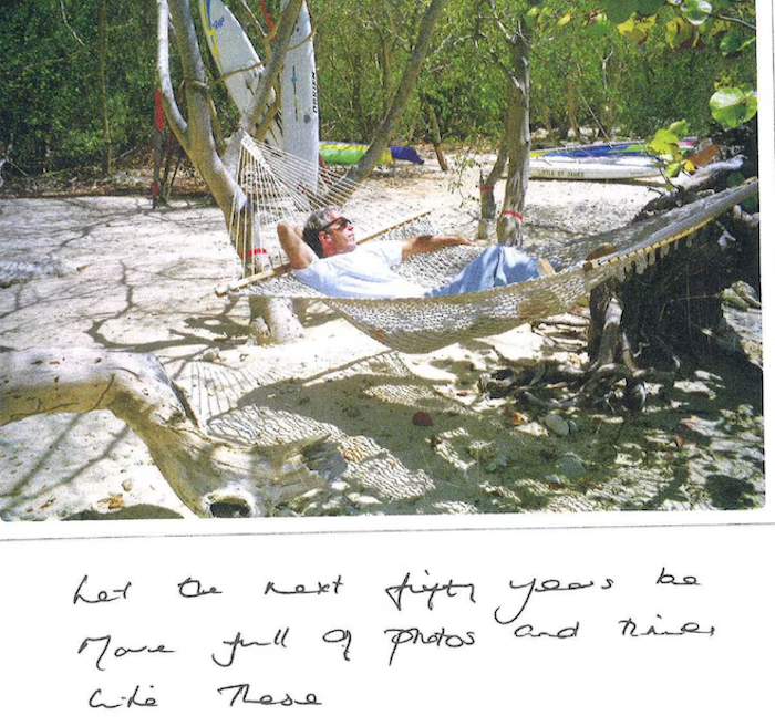 Libro de felicitaciones de Jeffrey Epstein 