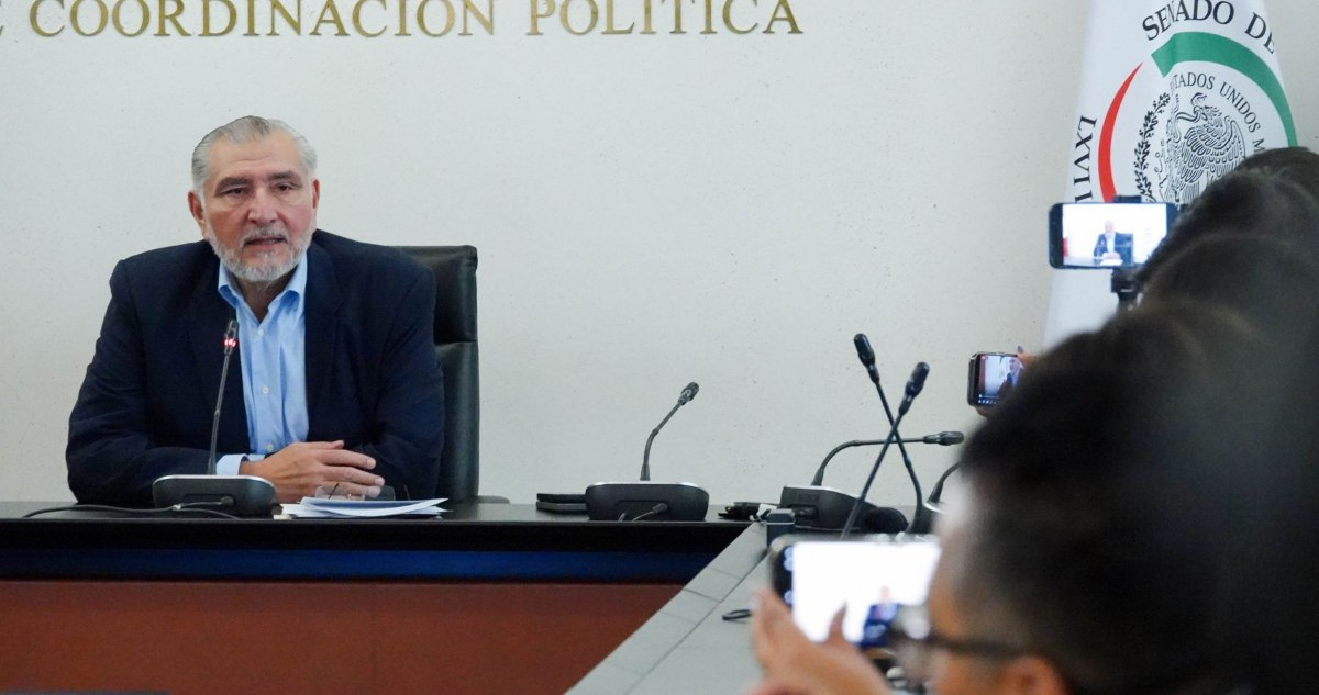 Adán Augusto acusa de campaña conservadora reportaje de Televisa.