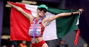 La marchista mexicana Alegna González Muñoz brilló en el Mundial de Atletismo Tokio 2025 al conseguir la medalla de plata en la prueba de marcha 20 kilómetros.