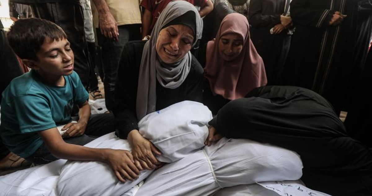 La cifra de palestinos muertos de hambre a causa de la ofensiva de Israel contra la Franja de Gaza y el bloqueo a la entrega de ayuda roza el umbral de los 400.