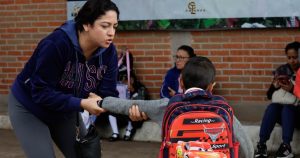 Escuelas en alerta por ICE ante retorno a clases