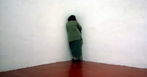 Parece necesario preguntar por las causas de la infelicidad humana, pues identificarlas haría posible una visión menos pesimista.