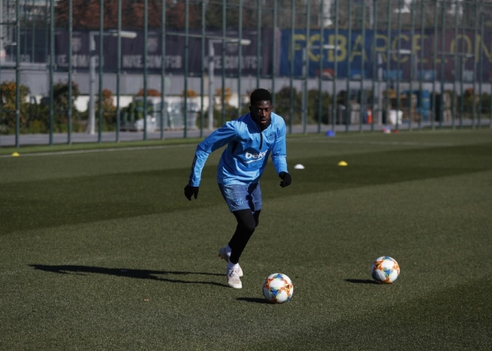 El delantero francés del Paris Saint-Germain Ousmane Dembélé ganó este lunes el Balón de Oro 2025. Su par femenina, Aitana Bonmatí, también logró el Balón 2025.