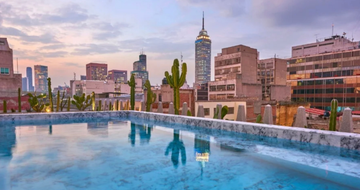 Un hotel para descansar dentro de la ciudad