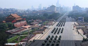 12 mil soldados marchando al paso, sistemas de armas ultramodernos y, por encima de todo, el Presidente, Xi Jinping , como hombre fuerte indiscutido.