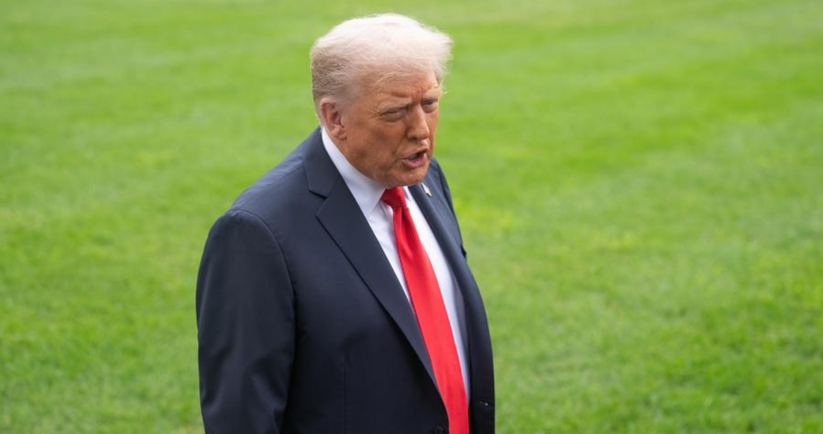 Trump afirmó esta mañana que EU atacó una tercera embarcación en el Caribe.