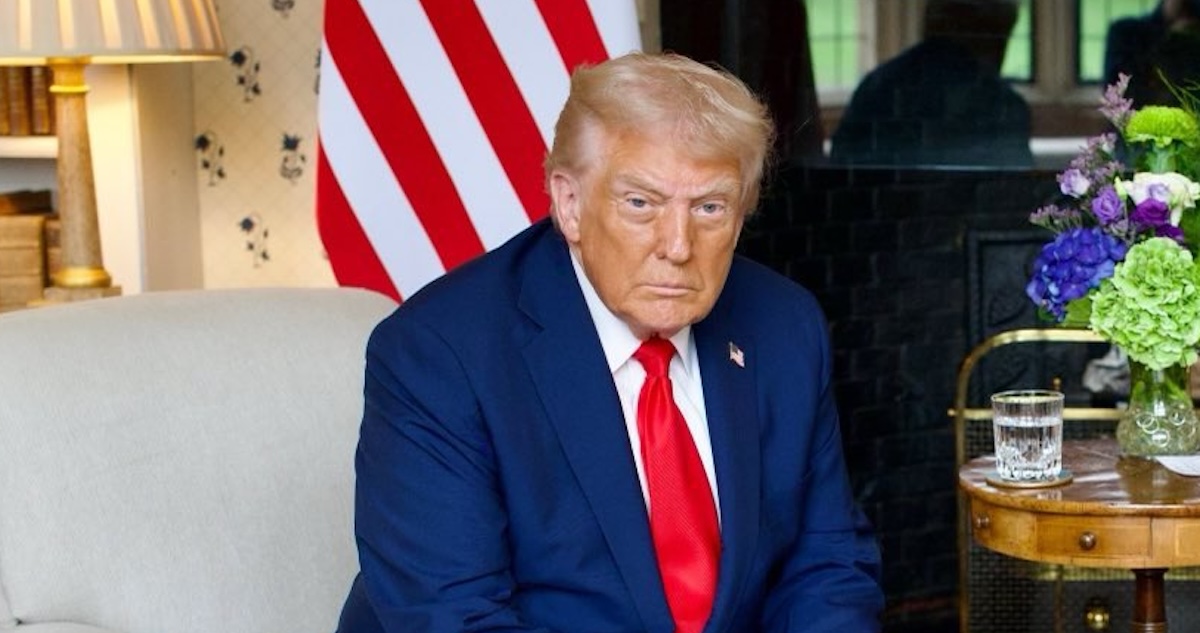 El Presidente Trump afirmó que Jimmy Kimmel "debió haber sido despedido hace mucho tiempo" y negó que la cancelación de su programa sea un acto de censura.