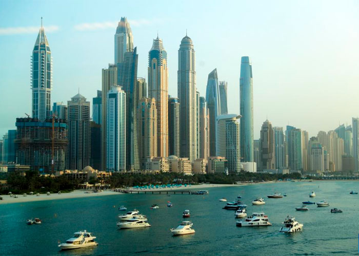 Emiratos Árabes genera chips de IA y EU, criptoactivos. NYT expone trama millonaria