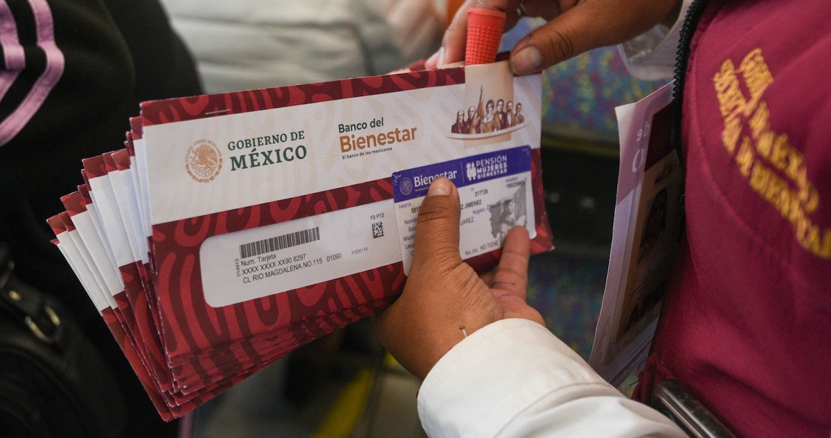 La Secretaría de Bienestar anunció las fechas en las que se entregarán las tarjetas a las nuevas beneficiarias de la Pensión Mujeres Bienestar.