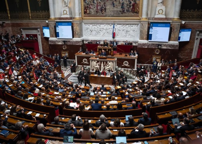 La Asamblea Nacional francesa rechazó este lunes una moción de confianza contra el Gobierno del Premier, François Bayrou, con 364 votos en contra. 