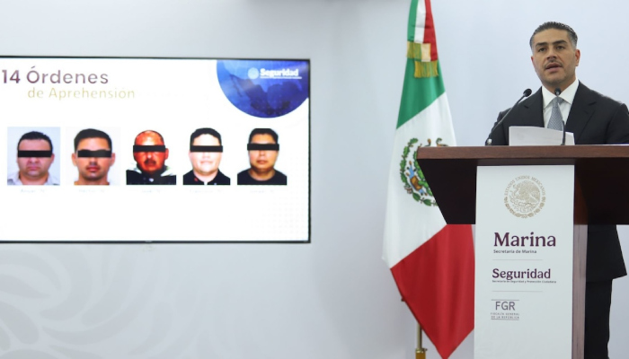 Contralmirante Fernando Farías, señalado por ‘huachicol’ fiscal, obtiene suspensión.