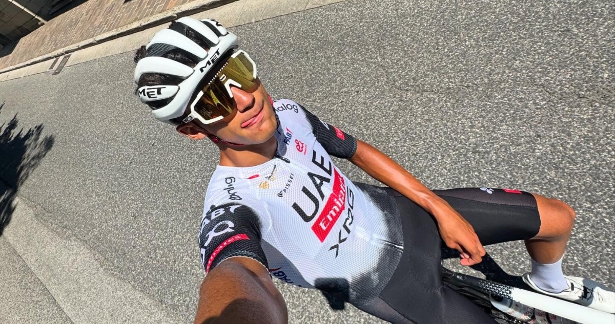 Nuevo éxito para Isaac del Toro. El mexicano se consagró en el Gran Premio Industria y Artigianato Larciano, carrera de un día celebrada en Italia.