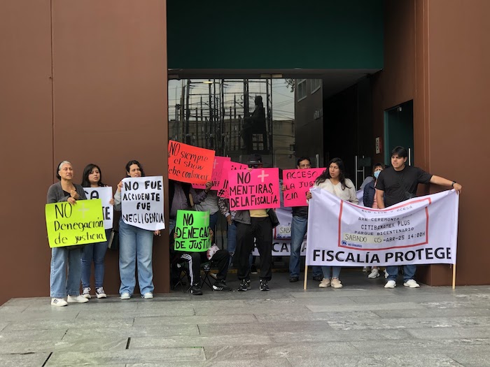 Familia y amigos de Berenice Giles protestaron el 10 de septiembre frente al Tribunal de Justicia de CdMx para exigir justicia por Berenice Giles.