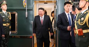 Kim Jong-un, líder de Corea del Norte, viajó a Pekín para reunirse con los presidentes de China y Rusia. Llevaba con él a su hija, su posible sucesora.