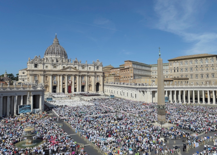 El Papa León XIV se refirió a la situación de Ucrania, la polarización y la Copa del Mundo en su primera entrevista a la periodista Elise Ann Allen, de Crux.